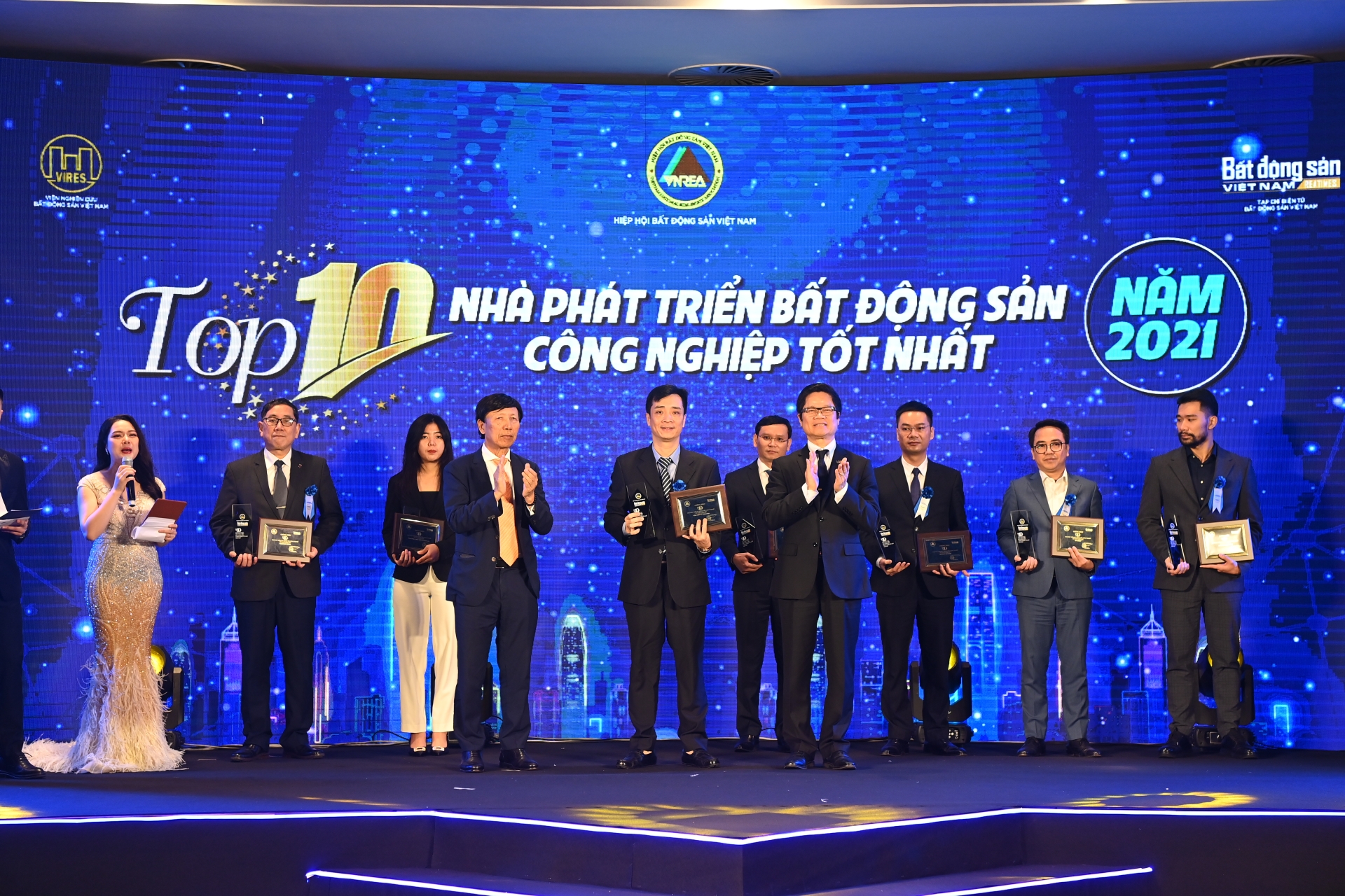 Viglacera is honored to receive the award of Top 10 best industrial real estate developers in 2021